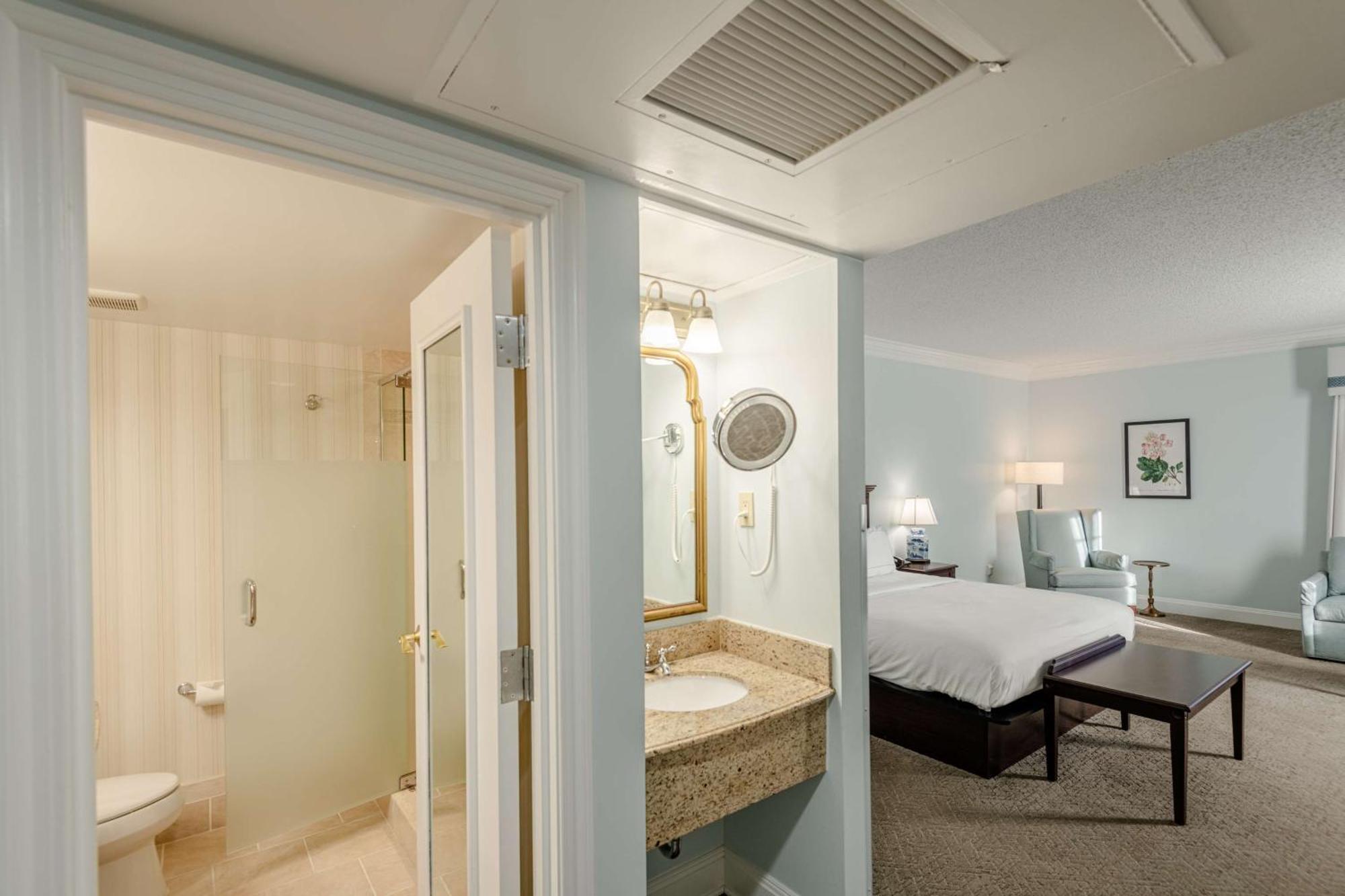 King Suite with Fireplace,1657143591:JPEG