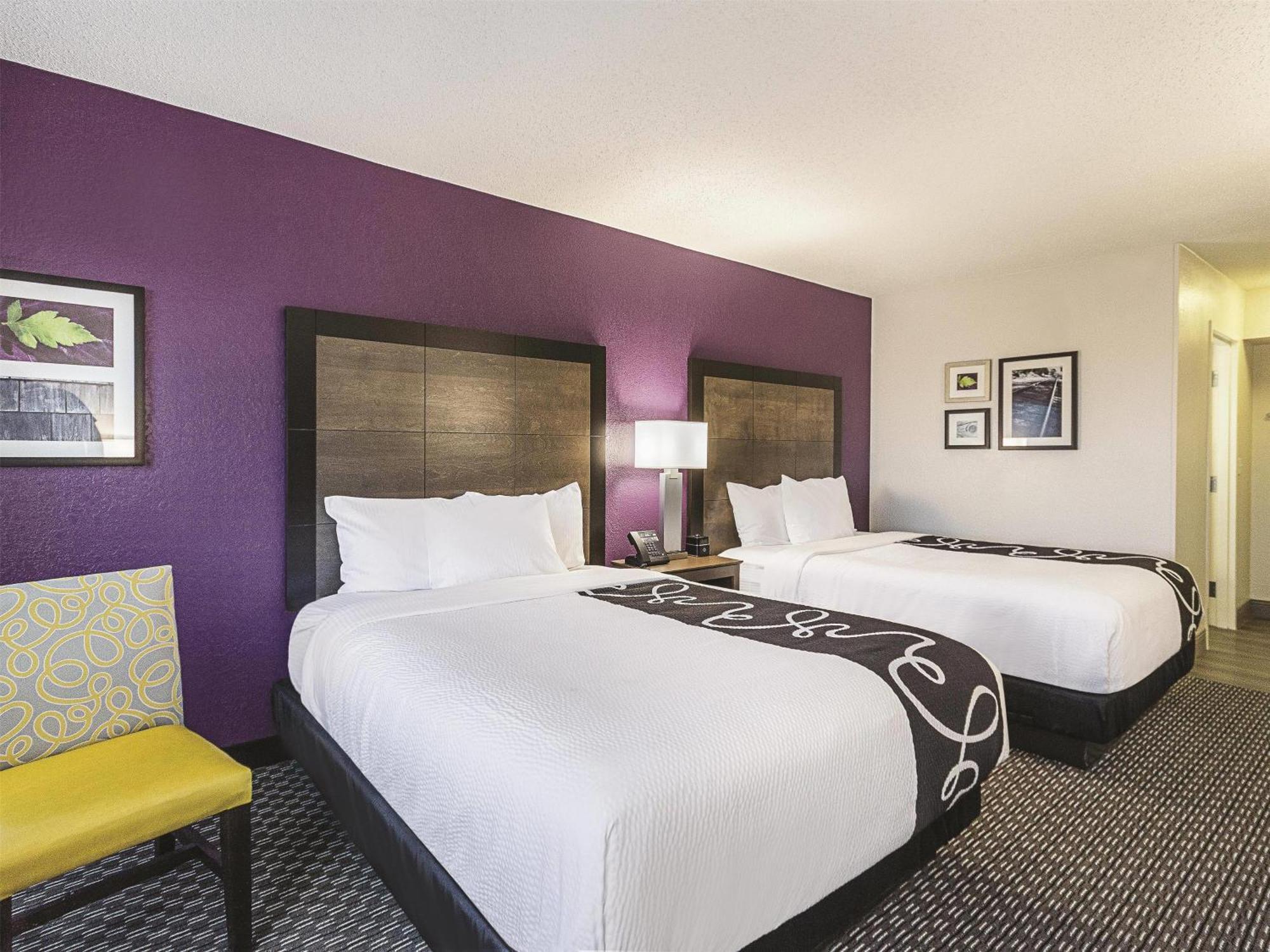 Deluxe Queen Room Two Queen Beds