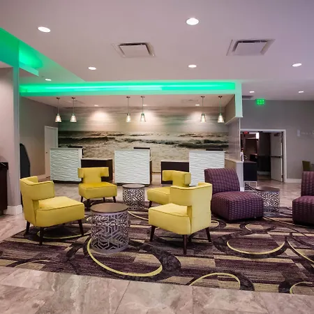 La Quinta By Wyndham Virginia Beach-3