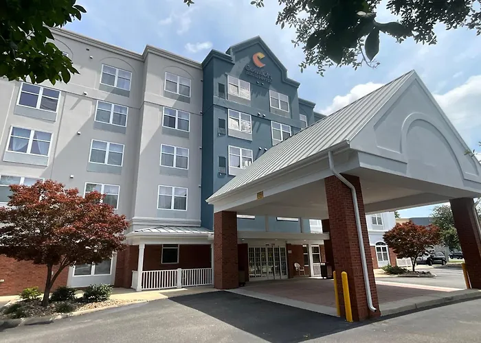 Family Friendly Hotels Comfort Inn & Suites Virginia Beach - Norfolk Airport