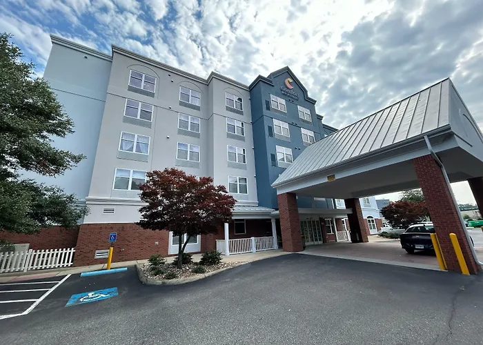 Family Friendly Hotels Comfort Inn & Suites Virginia Beach - Norfolk Airport